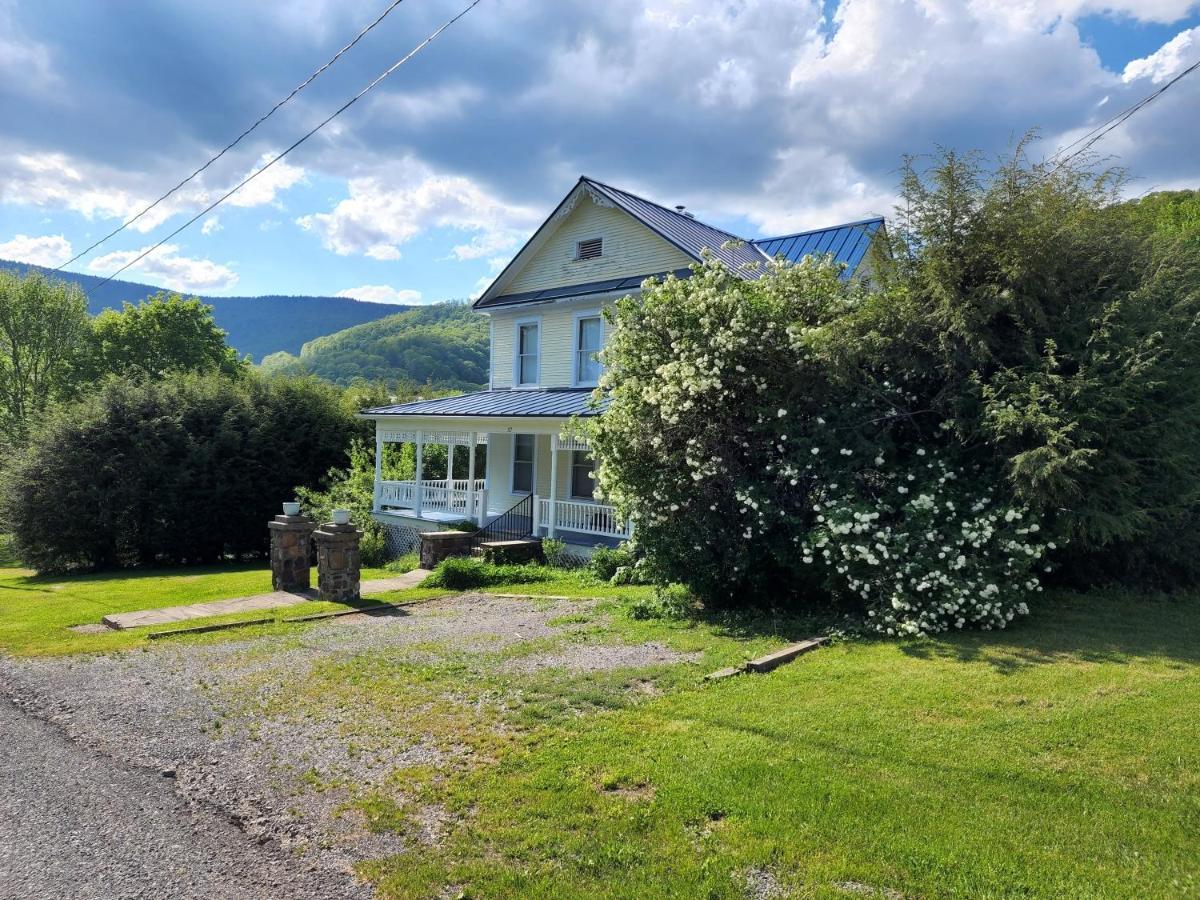 Basecampwv-Durbin. Spacious 4 Bedroom House W/Yard Zewnętrze zdjęcie
