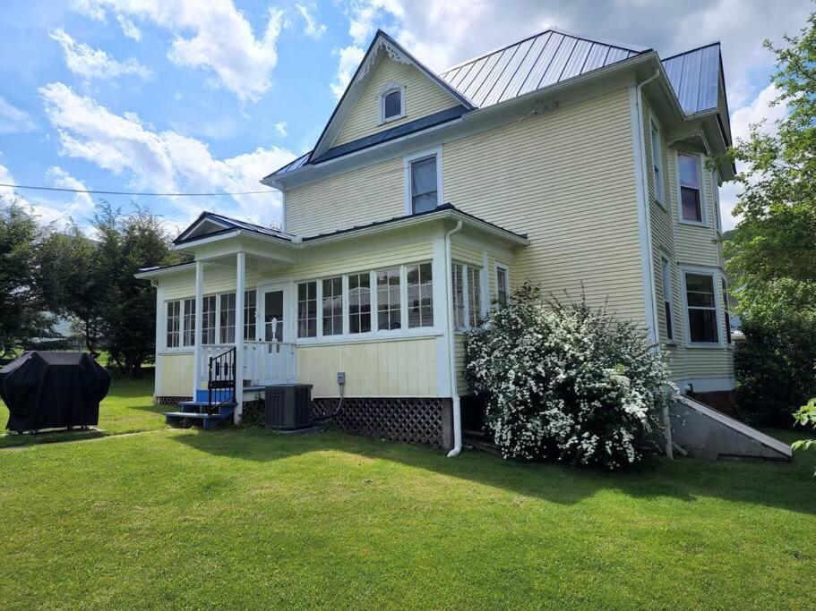Basecampwv-Durbin. Spacious 4 Bedroom House W/Yard Zewnętrze zdjęcie