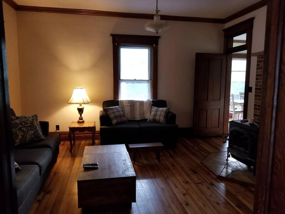 Basecampwv-Durbin. Spacious 4 Bedroom House W/Yard Zewnętrze zdjęcie