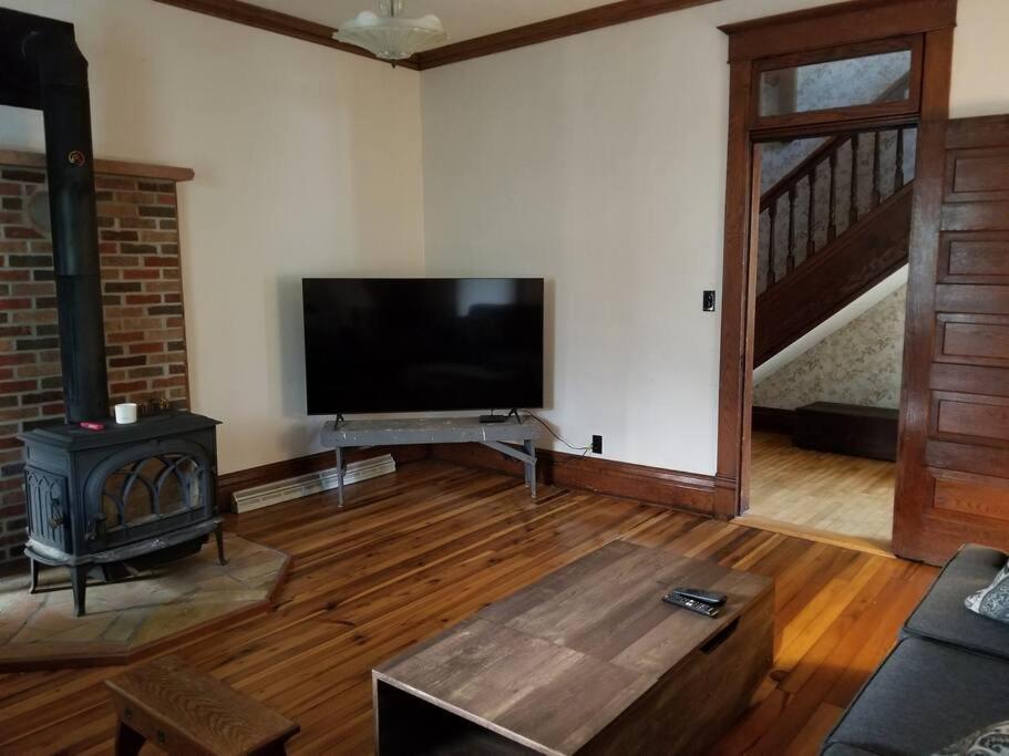 Basecampwv-Durbin. Spacious 4 Bedroom House W/Yard Zewnętrze zdjęcie
